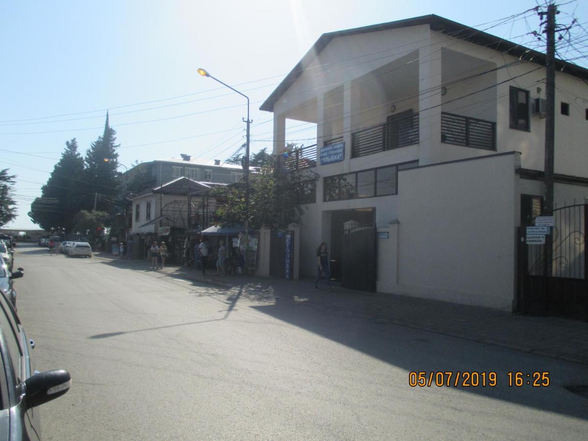 Guest House У Маргариты Gagra Exteriör bild